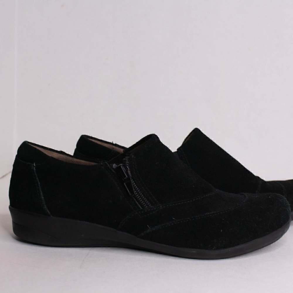 Natural Soul Slip On Zipper Shoes Black Suede Size 8M